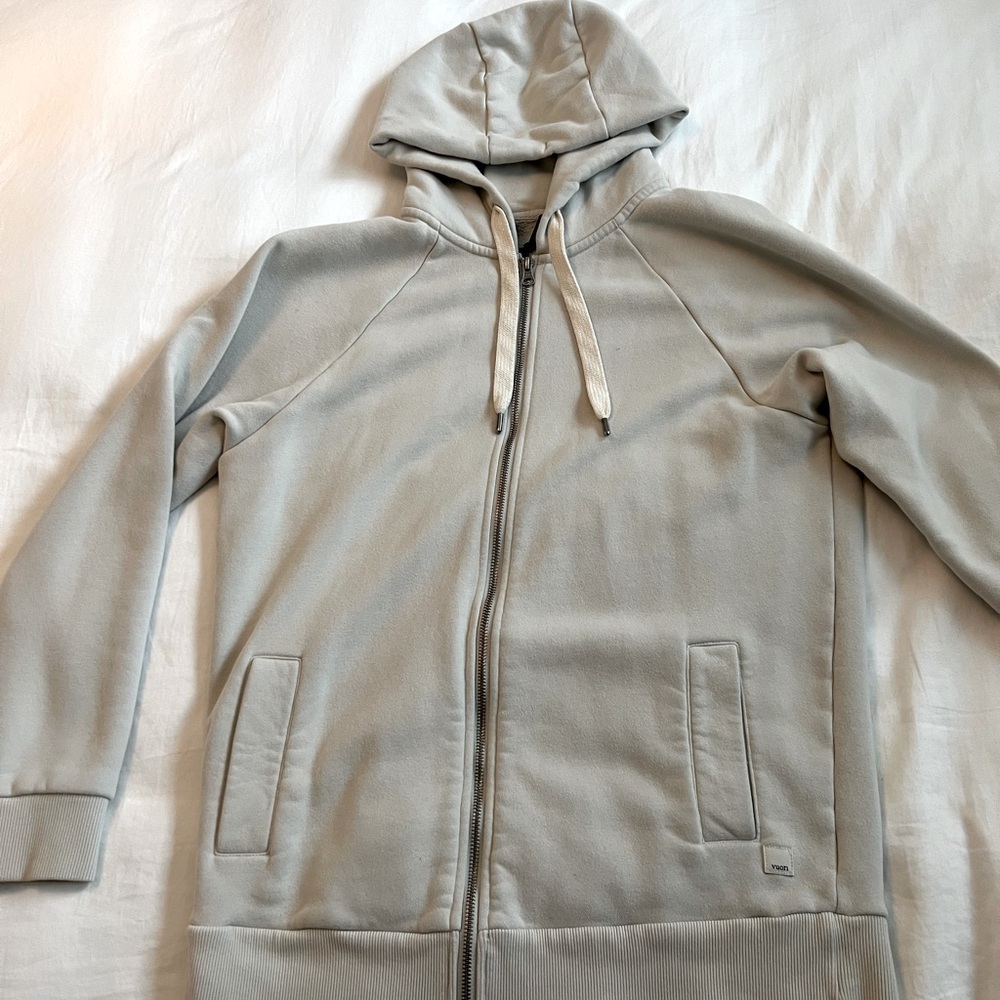Oversized zip up hoodie..I’m a medium in vuori and this fit me.